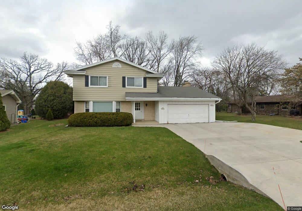 S67W13312 Fennimore Ct, Muskego, WI 53150 - photo 1