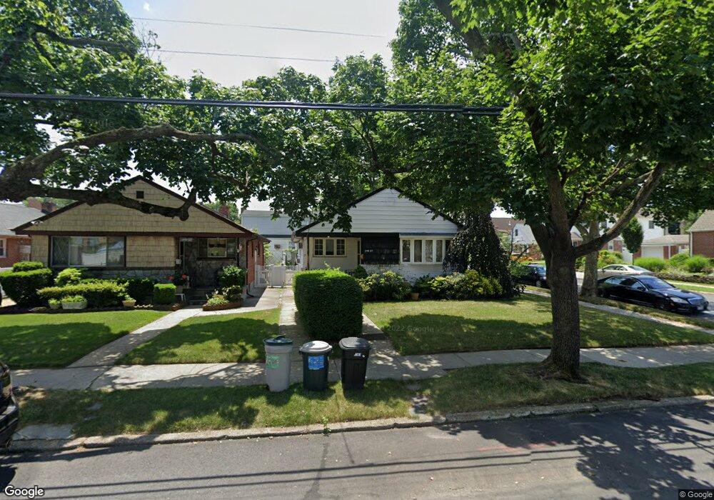 24804 82nd Ave, Bellerose, NY 11426 - photo 1