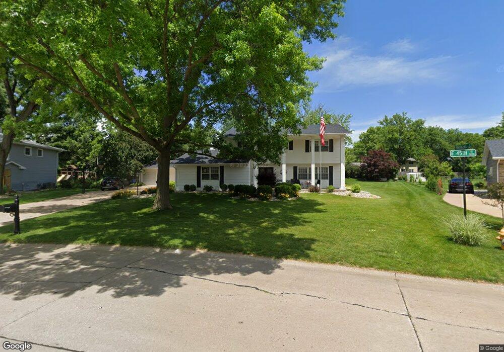 2242 E 45th St, Davenport, IA 52807 - photo 1