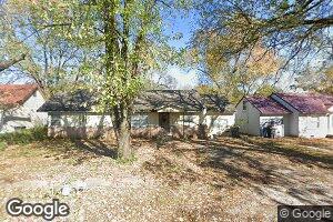 805 E 4th St, Altamont, KS 67330