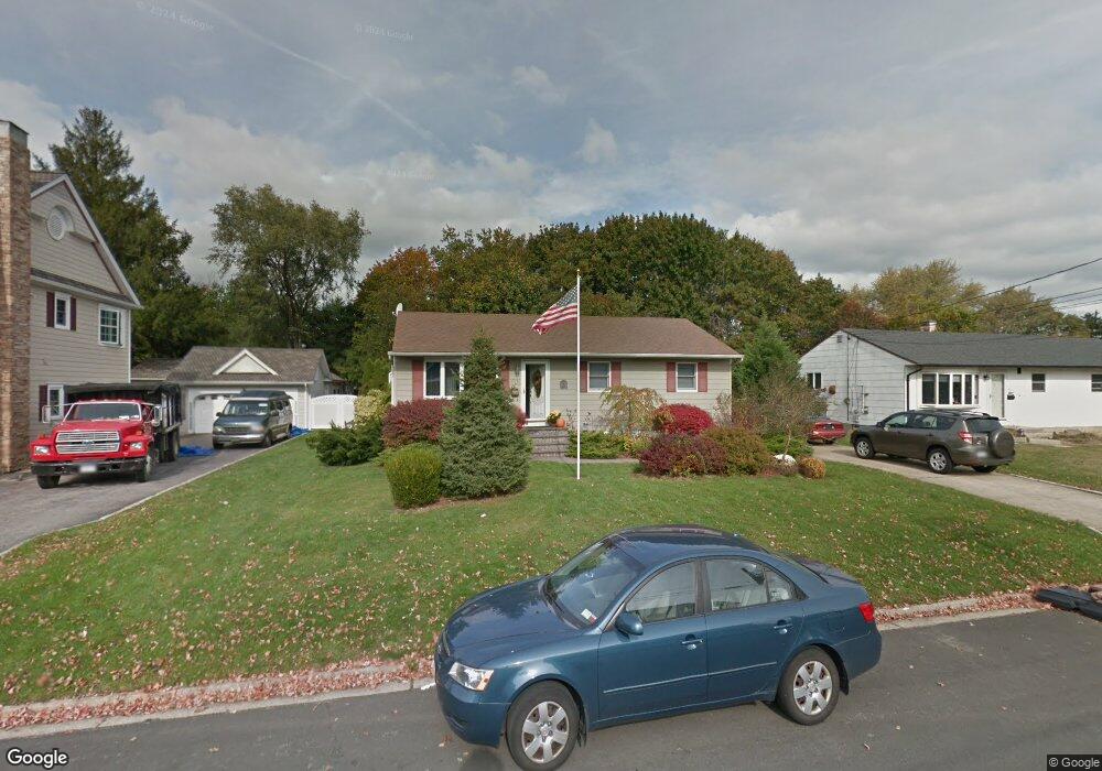 520 10th St, West Babylon, NY 11704 - photo 1