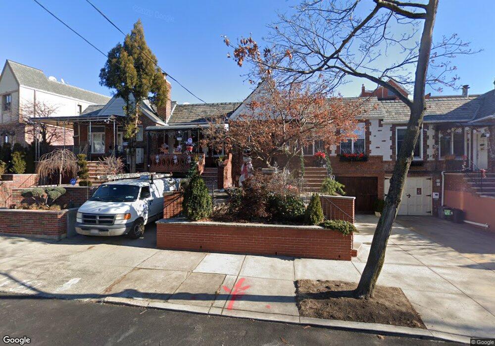 53113 63rd St, Maspeth, NY 11378 - photo 1