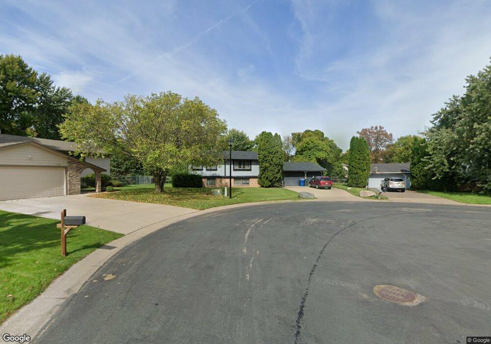 11462 98th Place N, Maple Grove, MN 55369 - photo 1