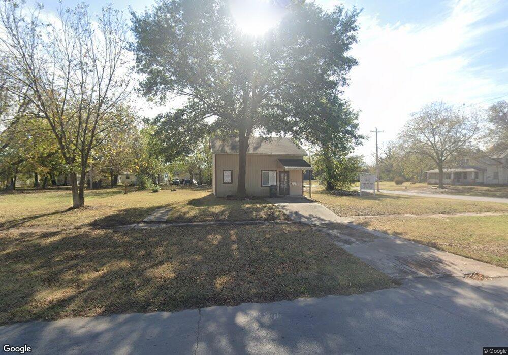 418 W 8th St, Okmulgee, OK 74447 - photo 1