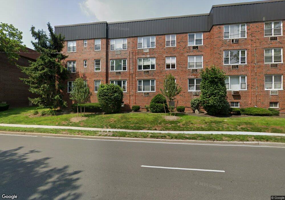 44 Susquehanna Ave, Great Neck, NY 11021 - photo 1