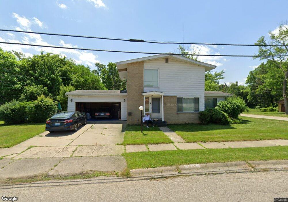 1402 Pingree Ave, Flint, MI 48503 - photo 1