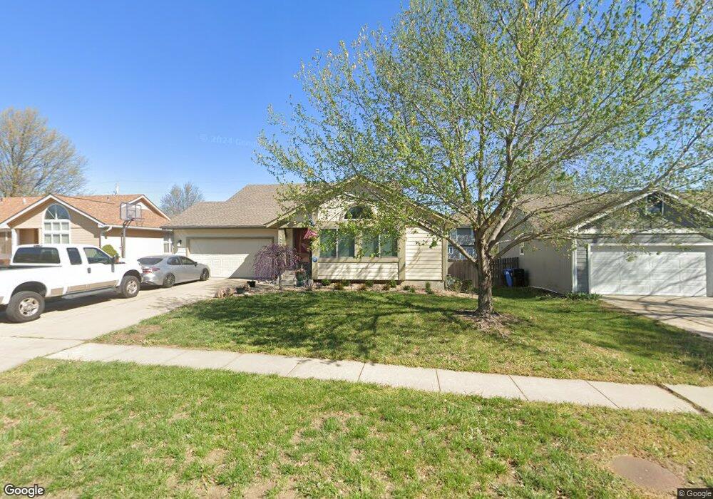 5652 SW 35th St, Topeka, KS 66614 - photo 1