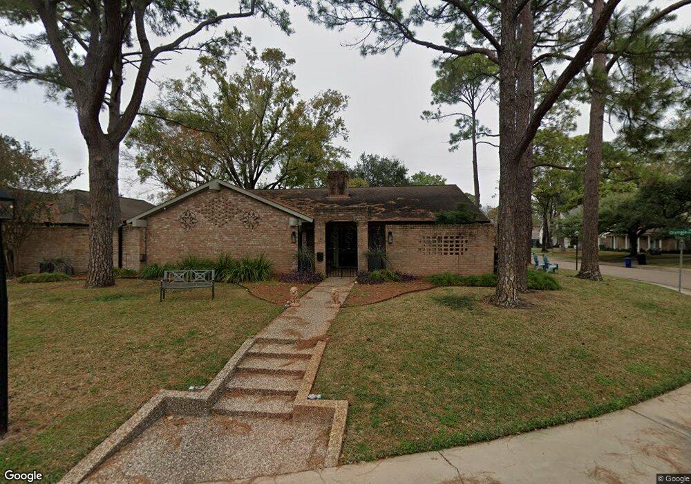 10006 Olympia Dr, Houston, TX 77042 - photo 1