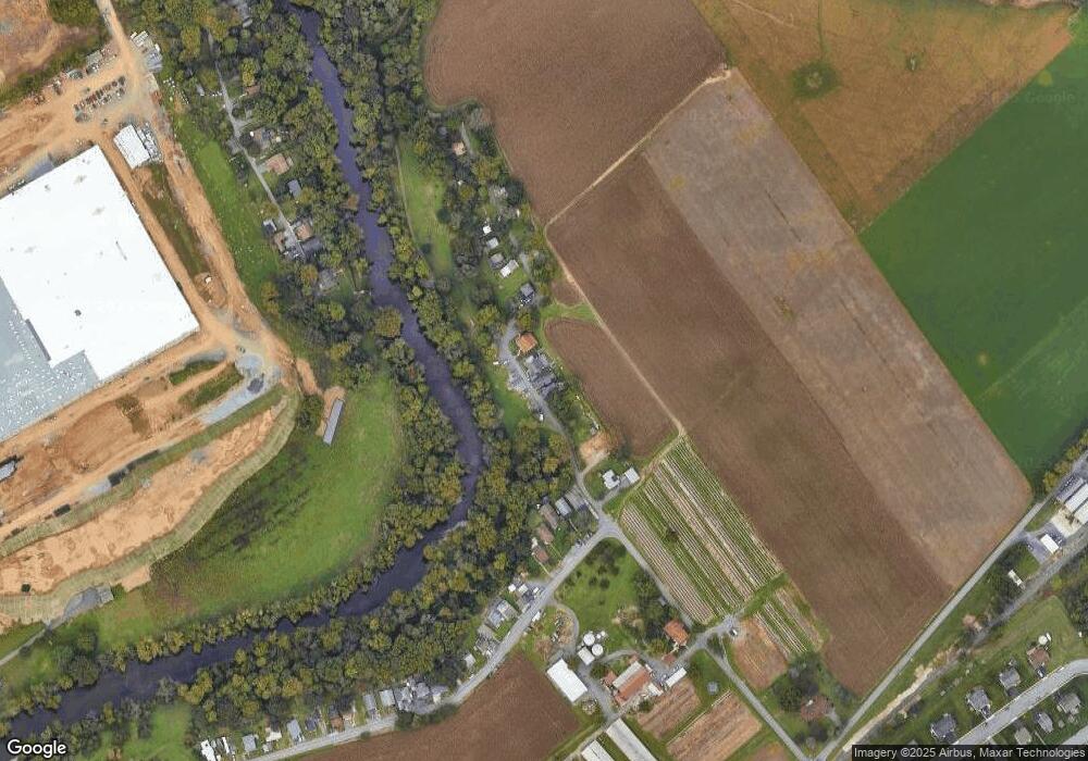 1075 Heffner Ln, Reading, PA 19605 - photo 1