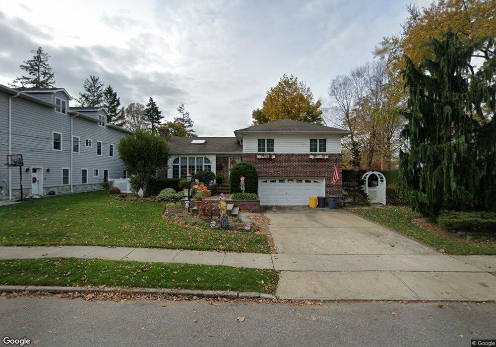 71 Bergman Dr, Hewlett, NY 11557 - photo 1