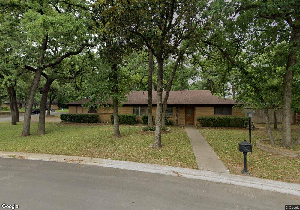 625 Post Oak Dr, Hurst, TX 76053 - photo 1