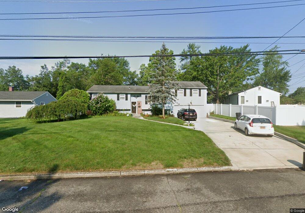 2916 Sipp Ave, Medford, NY 11763 - photo 1