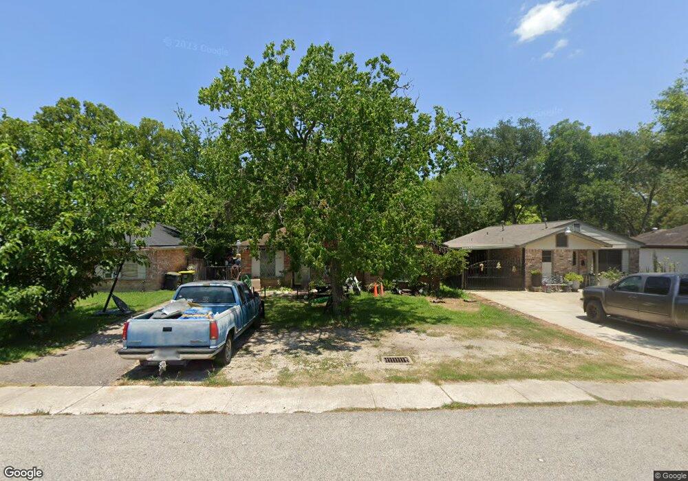 2139 N Austin Ave, Pearland, TX 77581 - photo 1