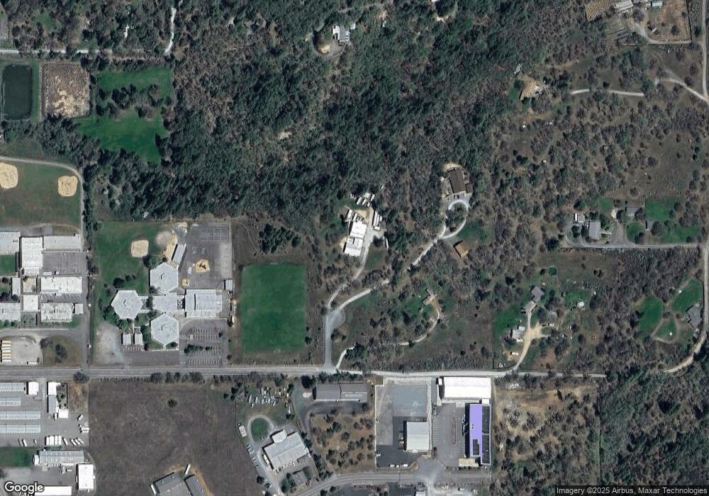 352 Trolley Ln, Grants Pass, OR 97526 - photo 1