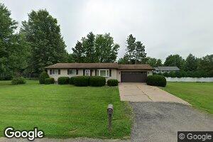 605 Oakwood Dr, Stronghurst, IL 61480