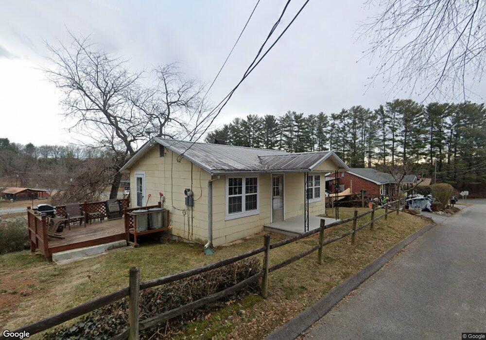 114 Oakhurst St, Hendersonville, NC 28792 - photo 1