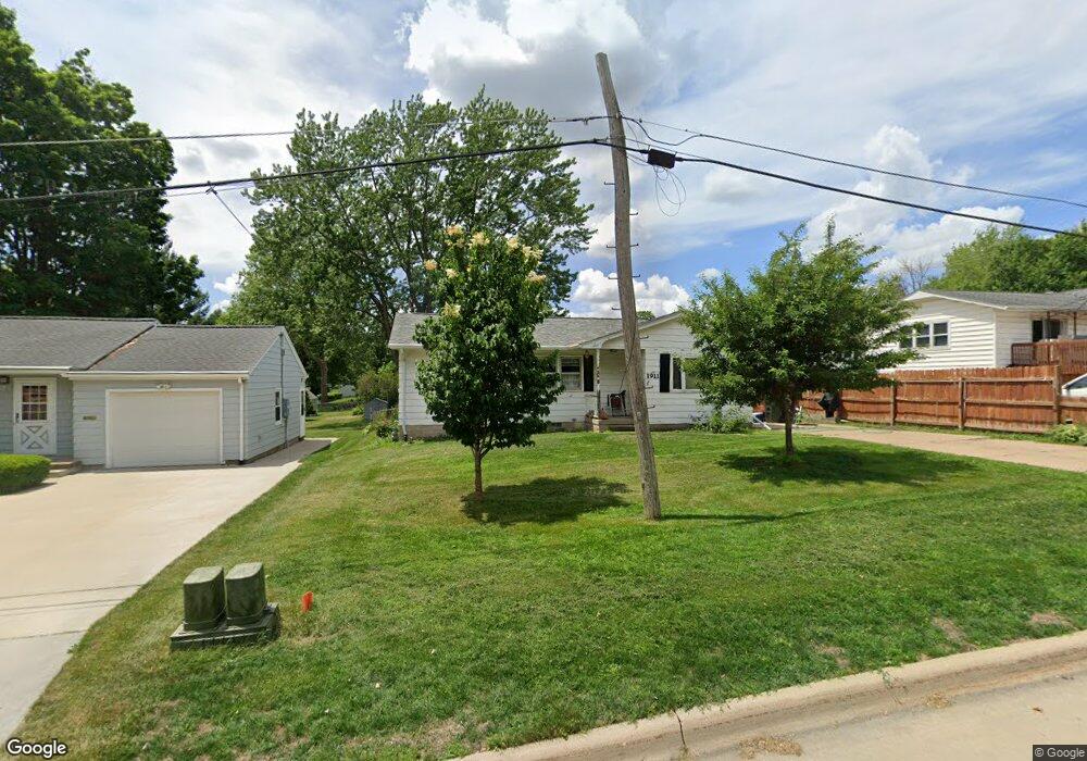 1911 Victory Dr, Cedar Falls, IA 50613 - photo 1