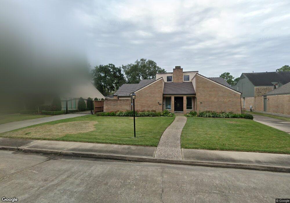 10211 Cedar Creek Dr, Houston, TX 77042 - photo 1