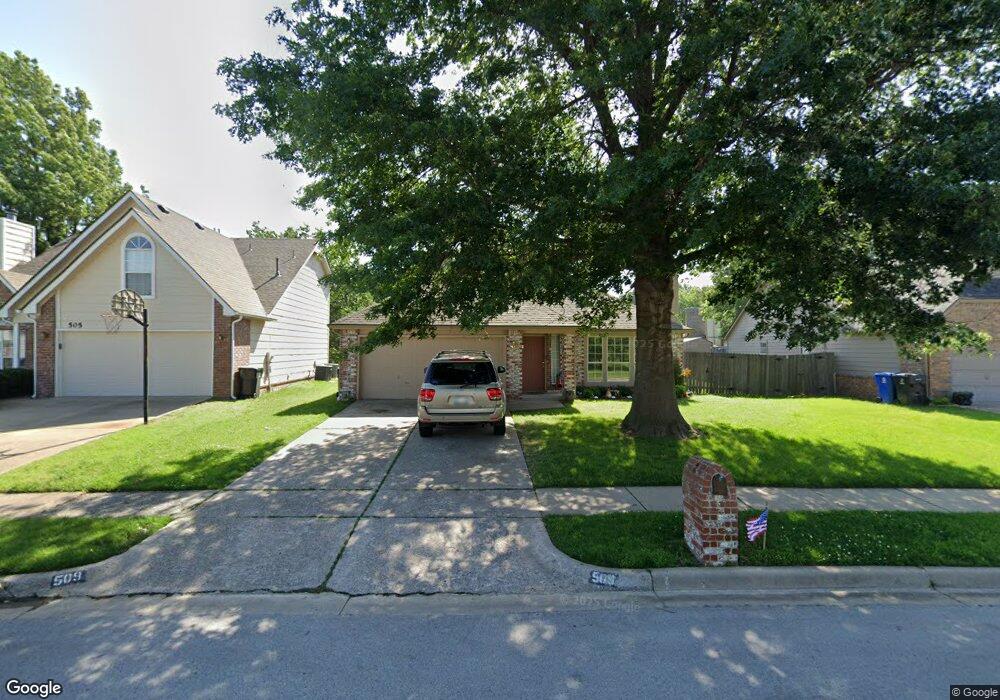 509 S Kalanchoe Ave, Broken Arrow, OK 74012 - photo 1