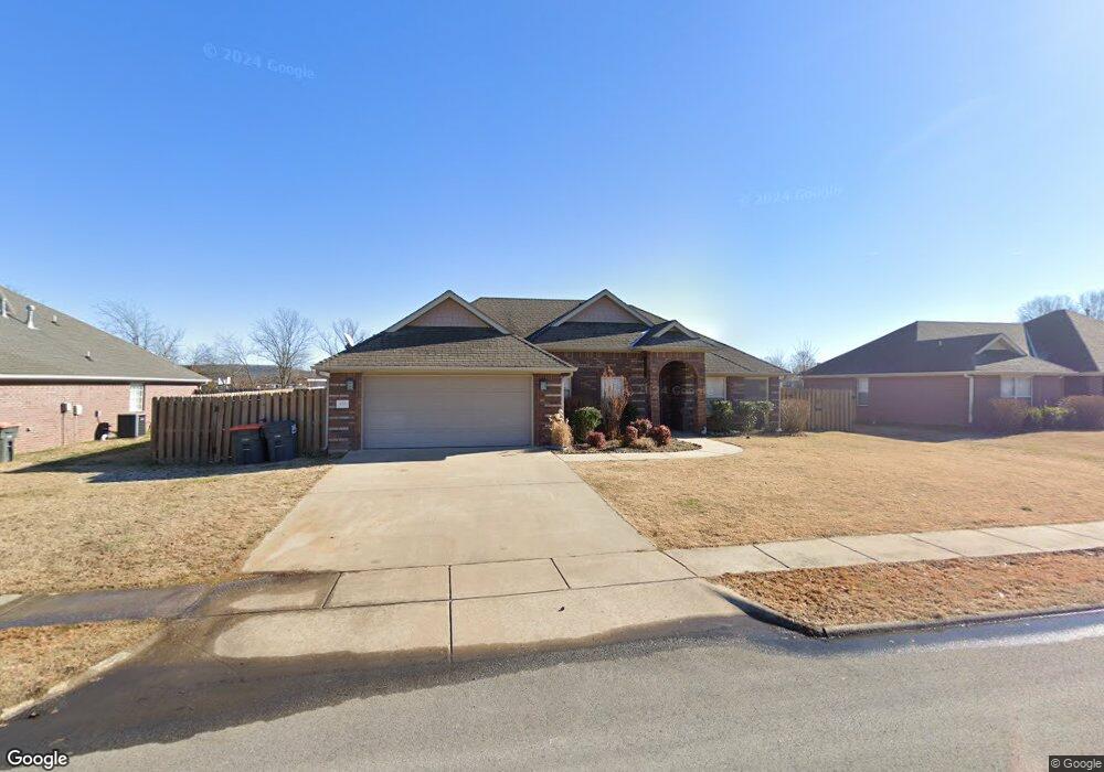 2318 N Stonecrest Dr, Fayetteville, AR 72701 - photo 1