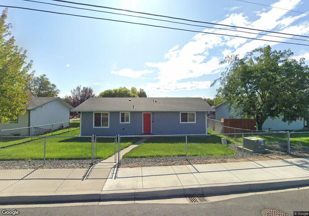 208 W Moxee Ave, Moxee, WA 98936 - photo 1