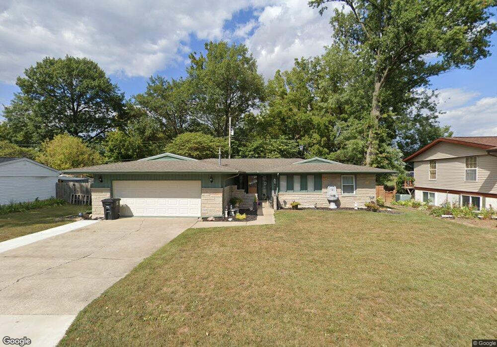 32 N Lakewood Dr, Effingham, IL 62401 - photo 1