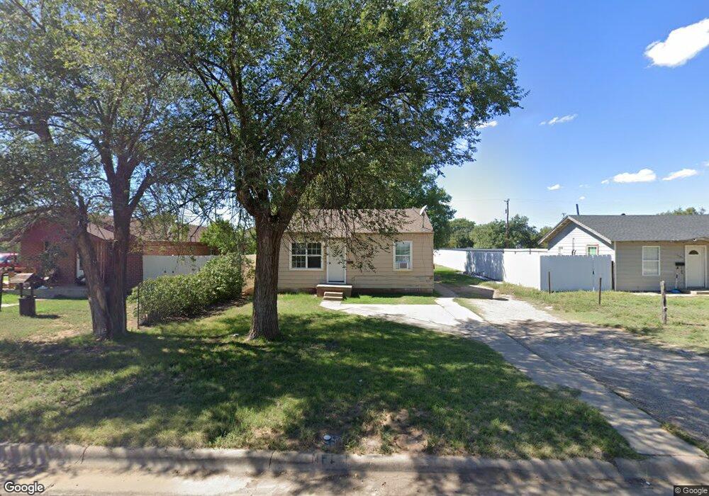 1120 Binkley Ave, Dumas, TX 79029 - photo 1