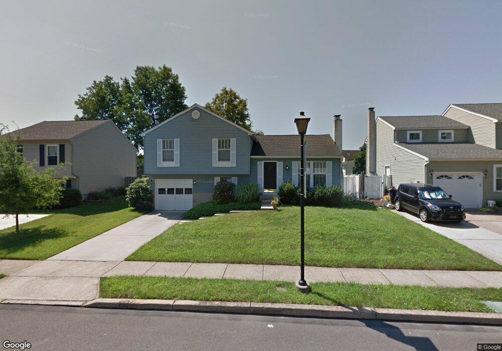 122 Penns Grant Dr, Morrisville, PA 19067 - photo 1