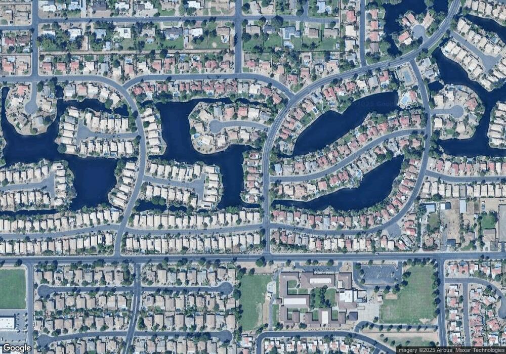 242 S Lakeview Blvd, Chandler, AZ 85225 - photo 1