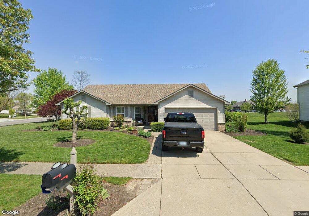 501 Lake Crossing Ln, Franklin, IN 46131 - photo 1