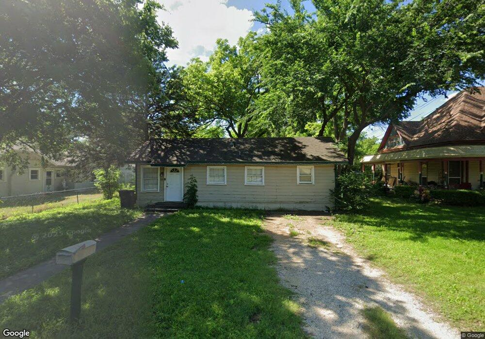 219 W Heard St, Cleburne, TX 76033 - photo 1