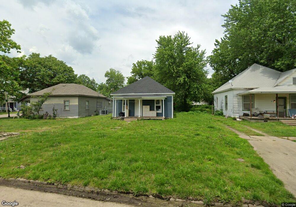 2527 Dirr Ave, Parsons, KS 67357 - photo 1