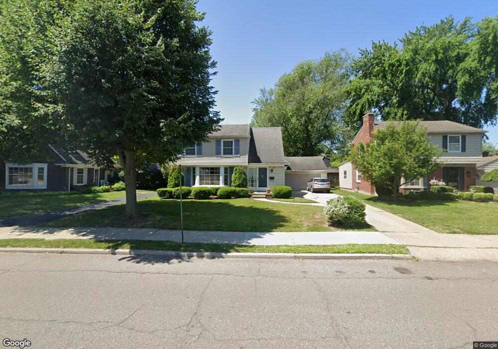 441 Fisher Rd, Grosse Pointe, MI 48230 - photo 1