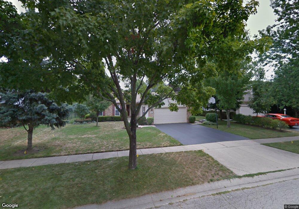 1020 Thornewood Ln, Algonquin, IL 60102 - photo 1