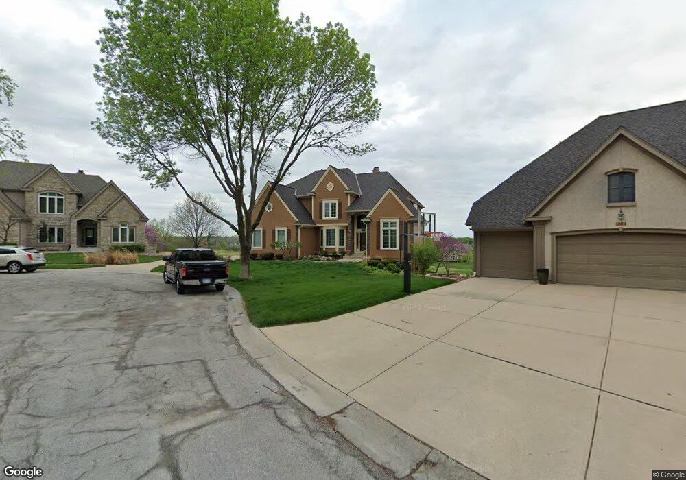 9614 Vista Dr, Lenexa, KS 66220 - photo 1