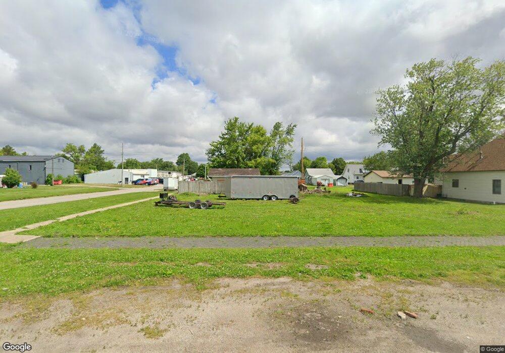 920 Moultrie Ave, Mattoon, IL 61938 - photo 1