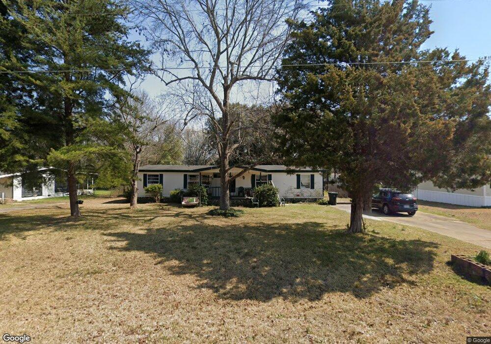 220 Wakefield Dr, Warner Robins, GA 31093 - photo 1