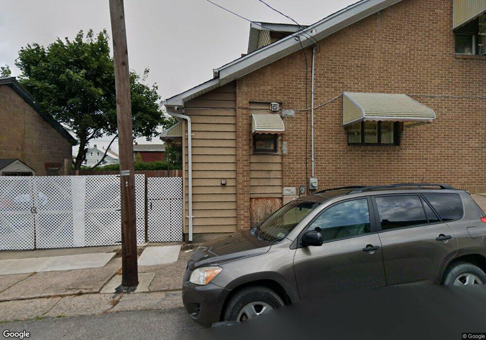 209 S Wyoming St, Hazleton, PA 18201 - photo 1