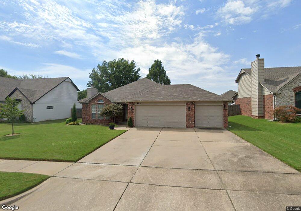 229 W Birmingham St, Broken Arrow, OK 74011 - photo 1