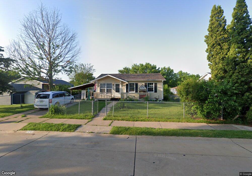 1641 W 49th St, Davenport, IA 52806 - photo 1
