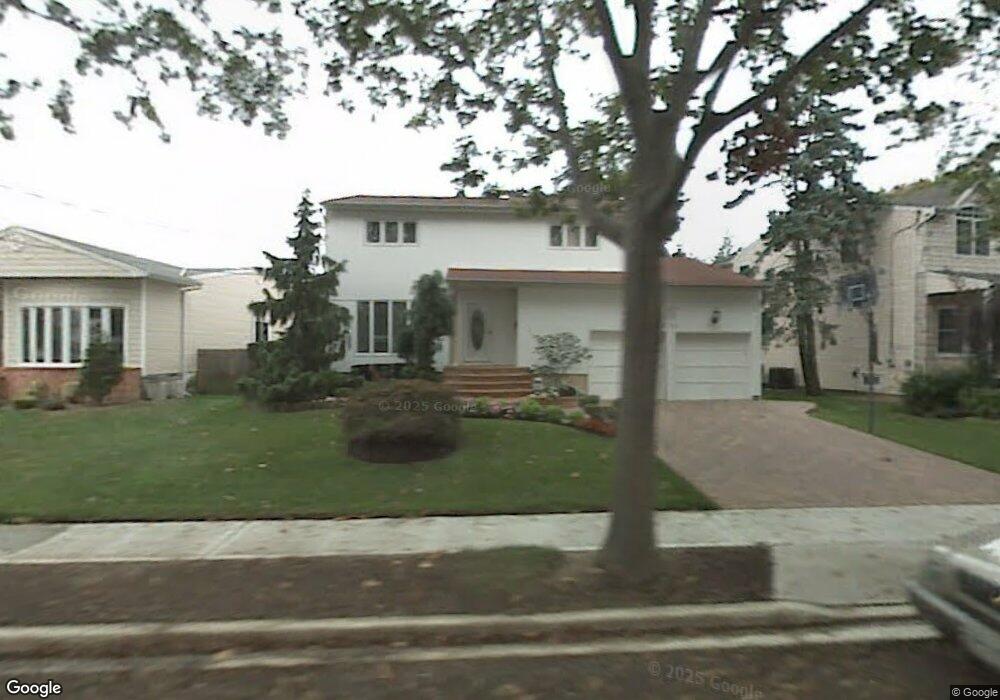 3134 Camden Ln, Merrick, NY 11566 - photo 1