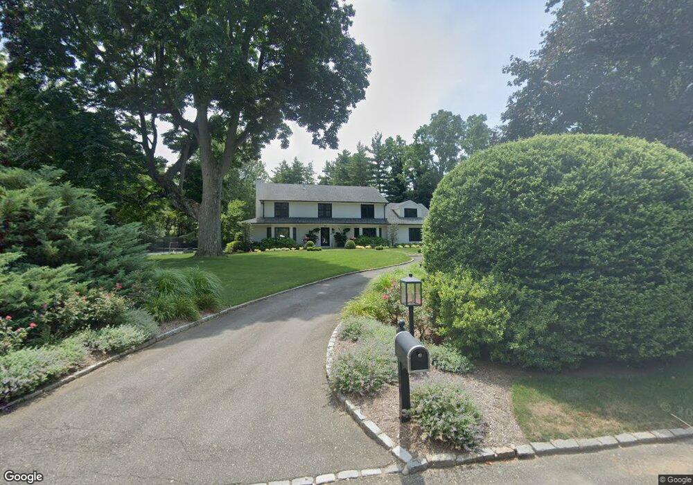 2 Vanderbilt Dr, Port Washington, NY 11050 - photo 1