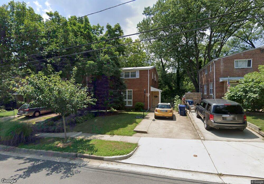 126 E Taylor Run Pkwy, Alexandria, VA 22314 - photo 1