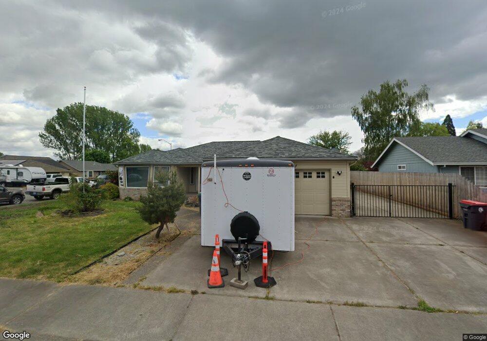 1202 Heather Ln, Central Point, OR 97502 - photo 1