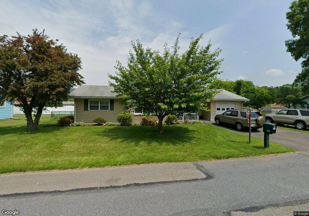 1030 Shadow Oaks Ln, Slatington, PA 18080 - photo 1