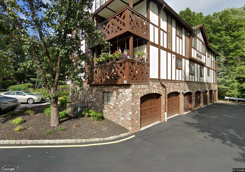 1003 Thoreau Ct, Mahwah, NJ 07430 - photo 1
