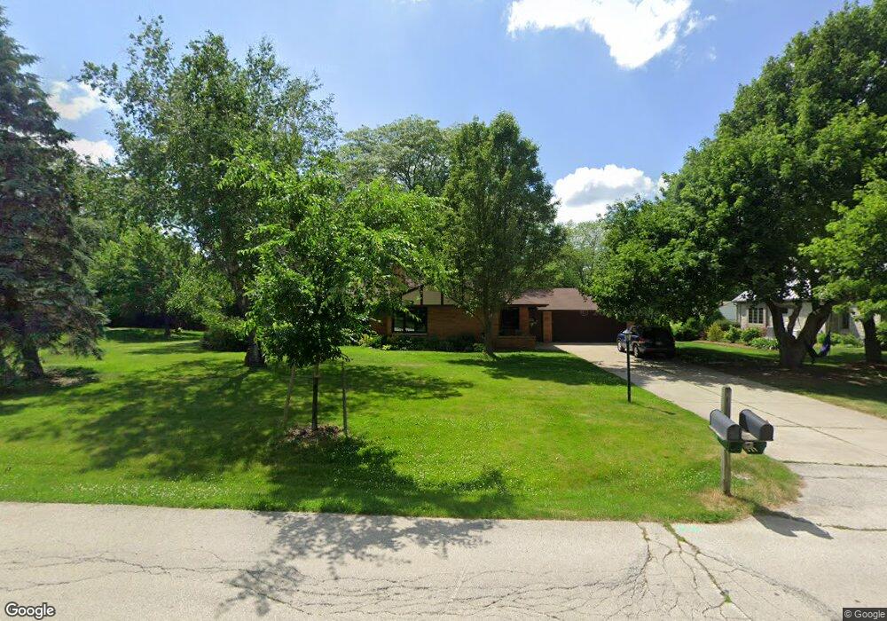 1725 Fairhaven Blvd, Elm Grove, WI 53122 - photo 1