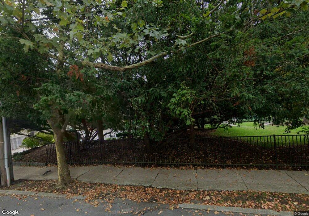 65 Glen Rd unit 13,     65, Brookline, MA 02445 - photo 1