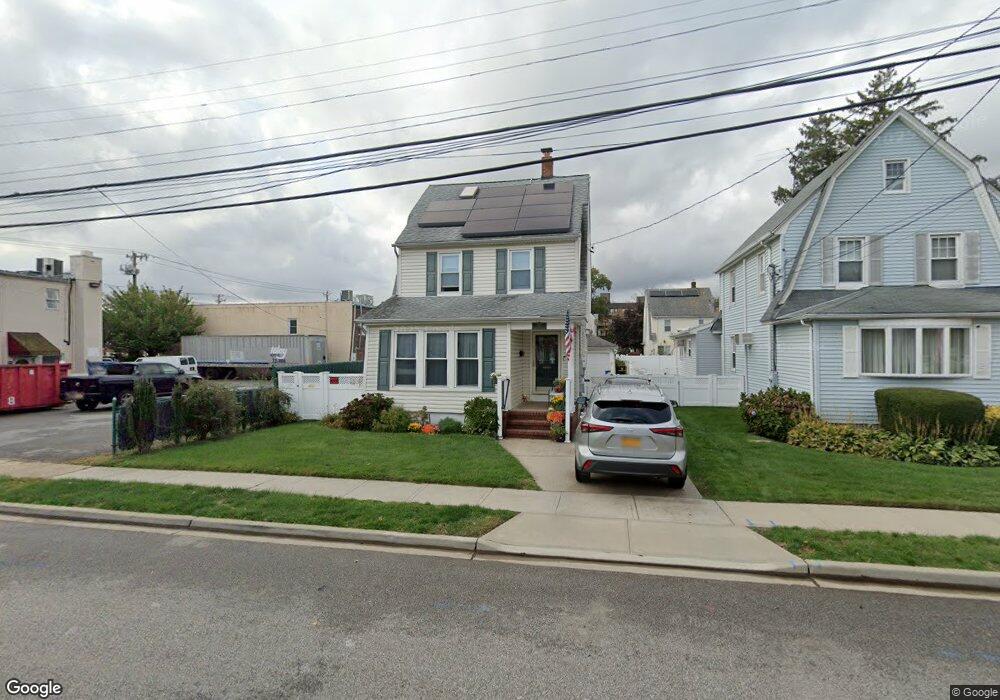 11 Juniper Ave, Mineola, NY 11501 - photo 1