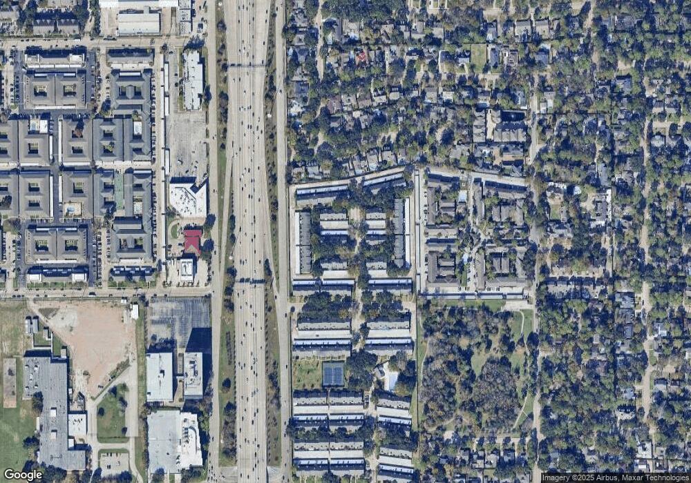 10356 Longmont Dr unit 46, Houston, TX 77042 - photo 1